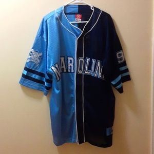 UNC baseball style shirt.Noiz XL.color is actually Carolina blue